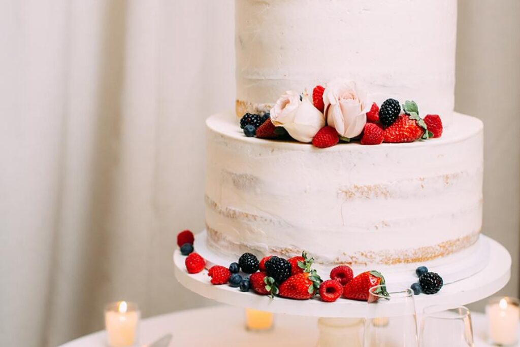 25 Mouthwatering Summer Berry Wedding Cakes