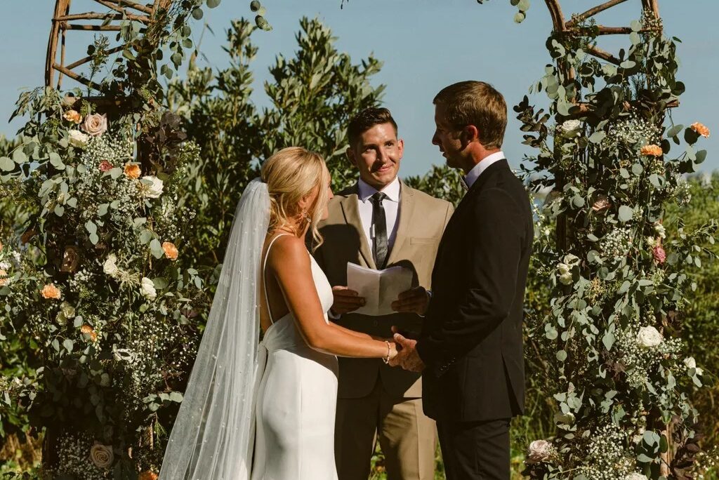 How to Choose a Wedding Celebrant