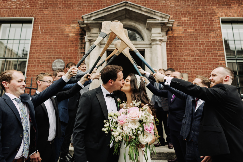 How to Do a Wedding Guard of Honour