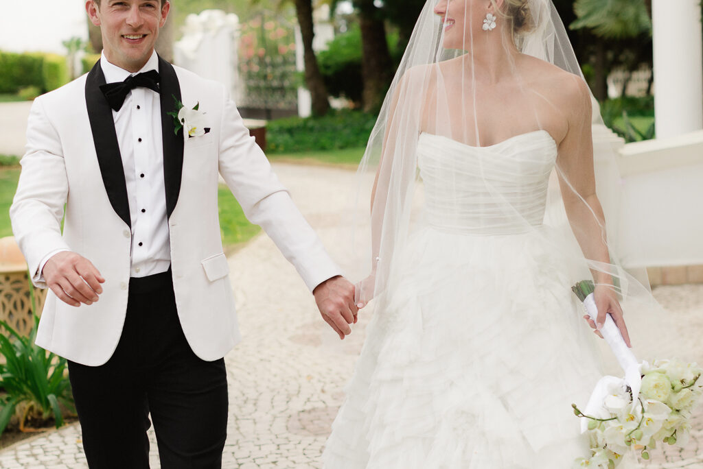 A Ultra Chic Clifftop Vila Vita Wedding: Joi & Brett