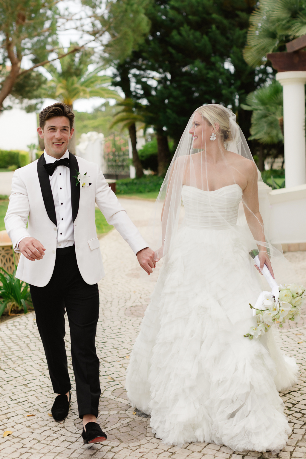 A Ultra Chic Clifftop Vila Vita Wedding: Joi & Brett