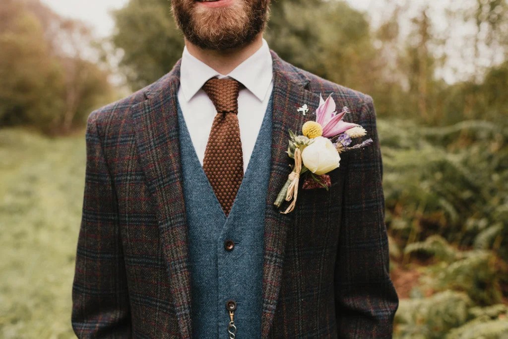 21 Bold Boutonniere and Buttonhole Ideas For Grooms