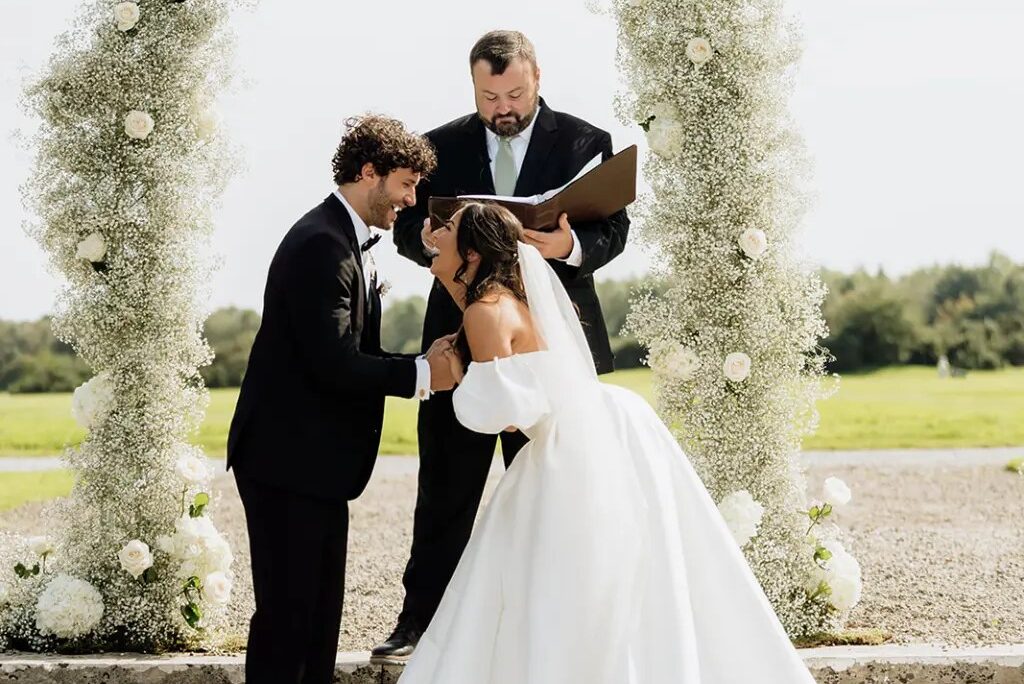 10 Funny Wedding Readings for Your Ceremony