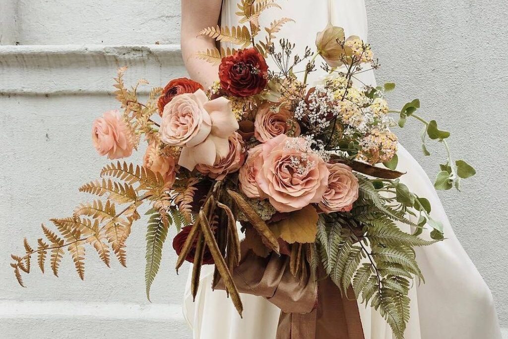 A Guide to Autumn Wedding Flowers in Season in Ireland & the UK