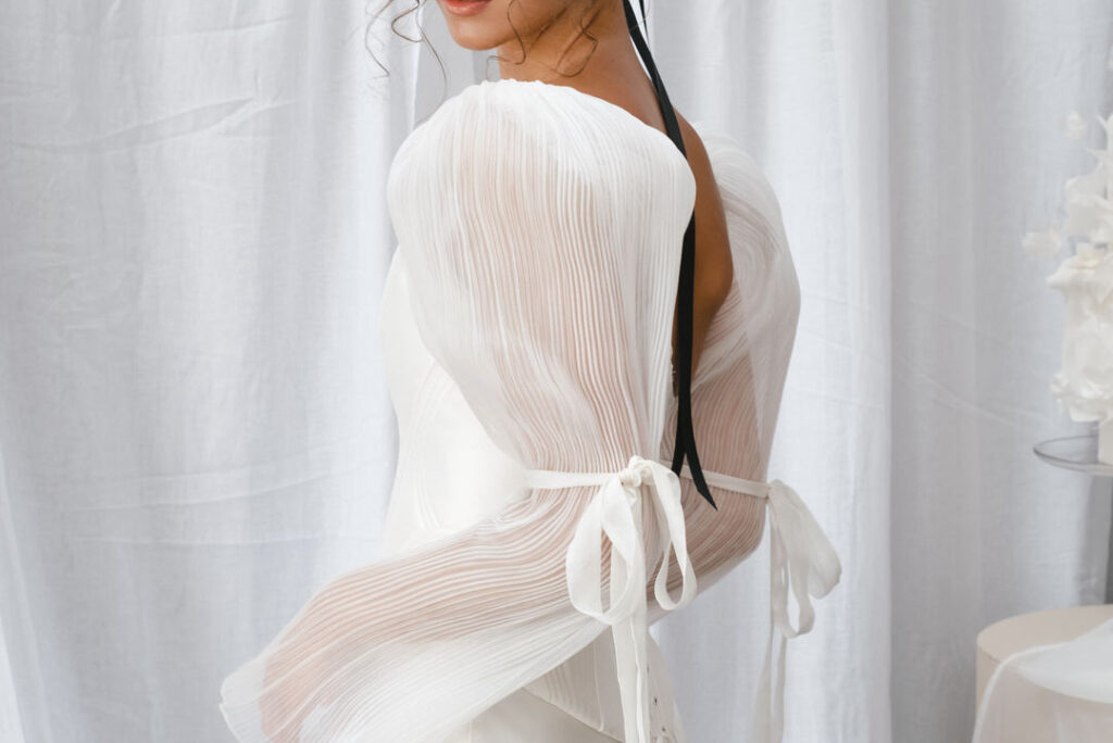 Modern & Monochrome Barn Wedding Inspiration (with Bows!)