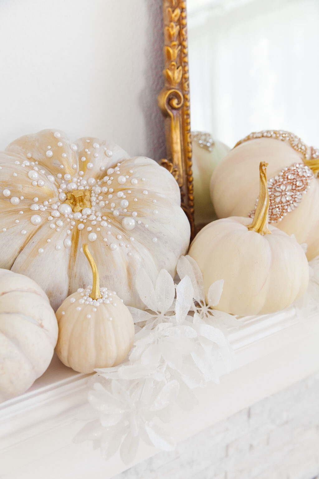 Le Freak C’est Chic! 35 Chic No-Carve Pumpkin Ideas