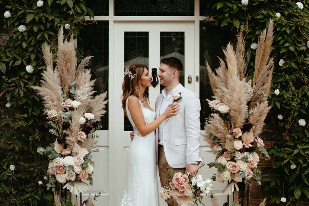 14 Gorgeous Garden Weddings at Home to Inspire