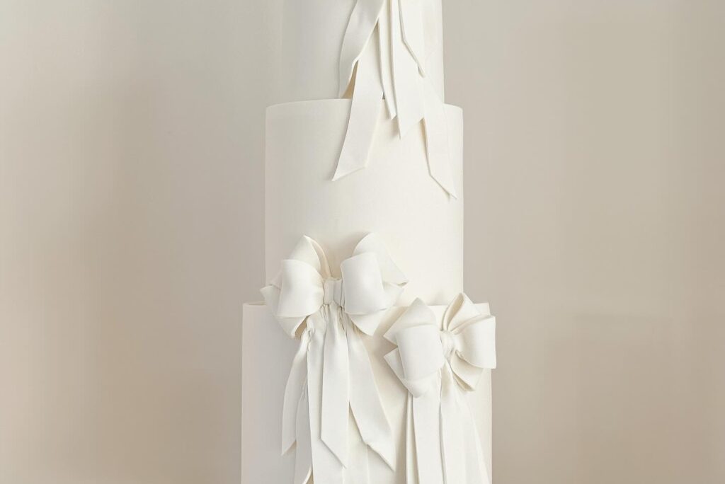 Beautiful Bow Wedding Cake Ideas & Inspiration