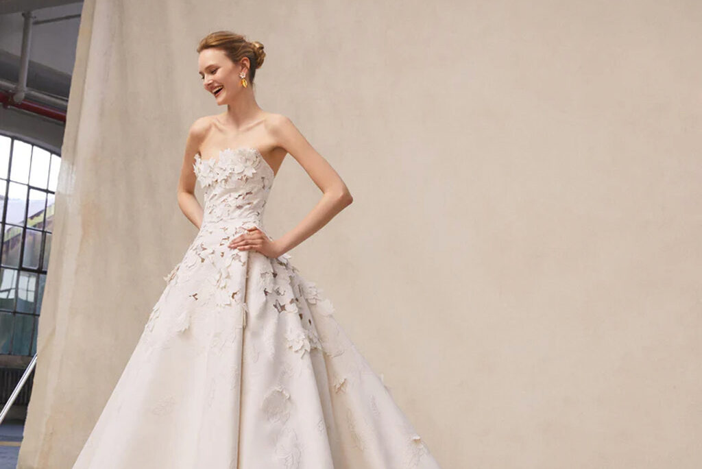 Oscar de la Renta Wedding Dresses: Bridal Collections by Season
