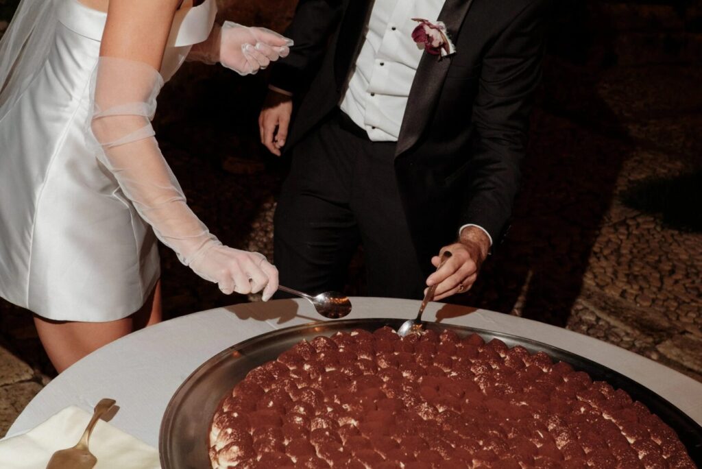 Trend Alert! Tiramisu Wedding Cakes & Towers