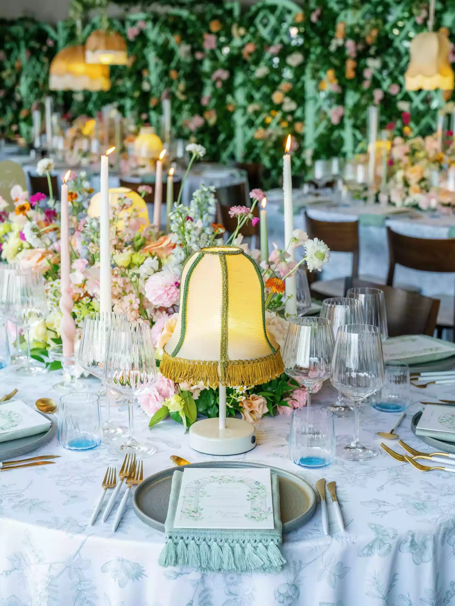 Wedding Table Lamps Are Trending — and We’re Obsessed!