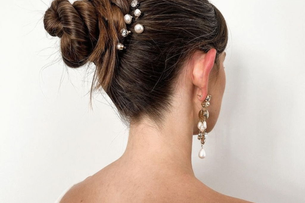 21 Gorgeous Wedding Guest Hair Styles for Every Dress Code