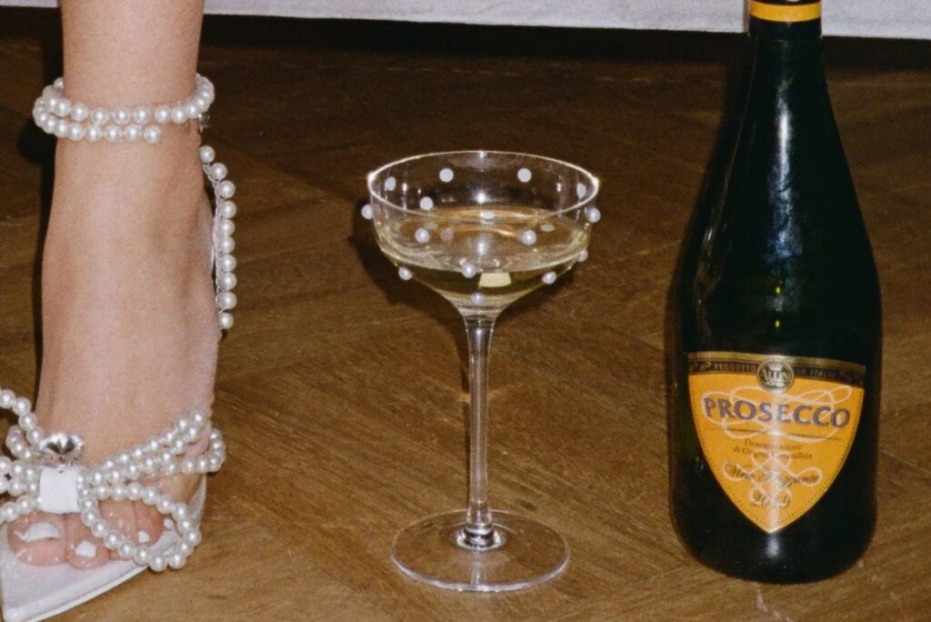 23 Gorgeous Gift Ideas for your Newly Engaged Friend