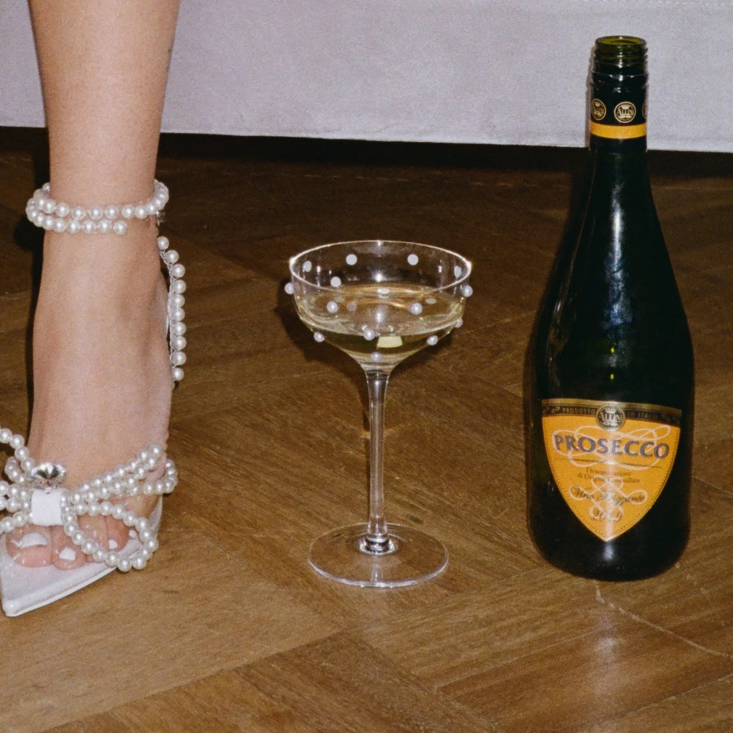 23 Gorgeous Gift Ideas for your Newly Engaged Friend