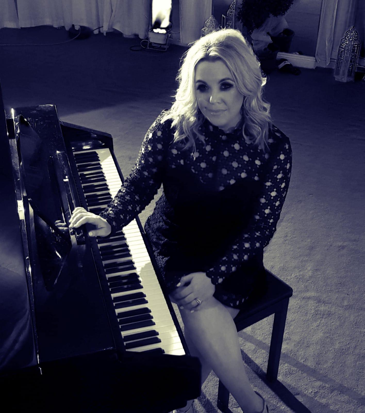 A Wedding Singer With a Superb Voice