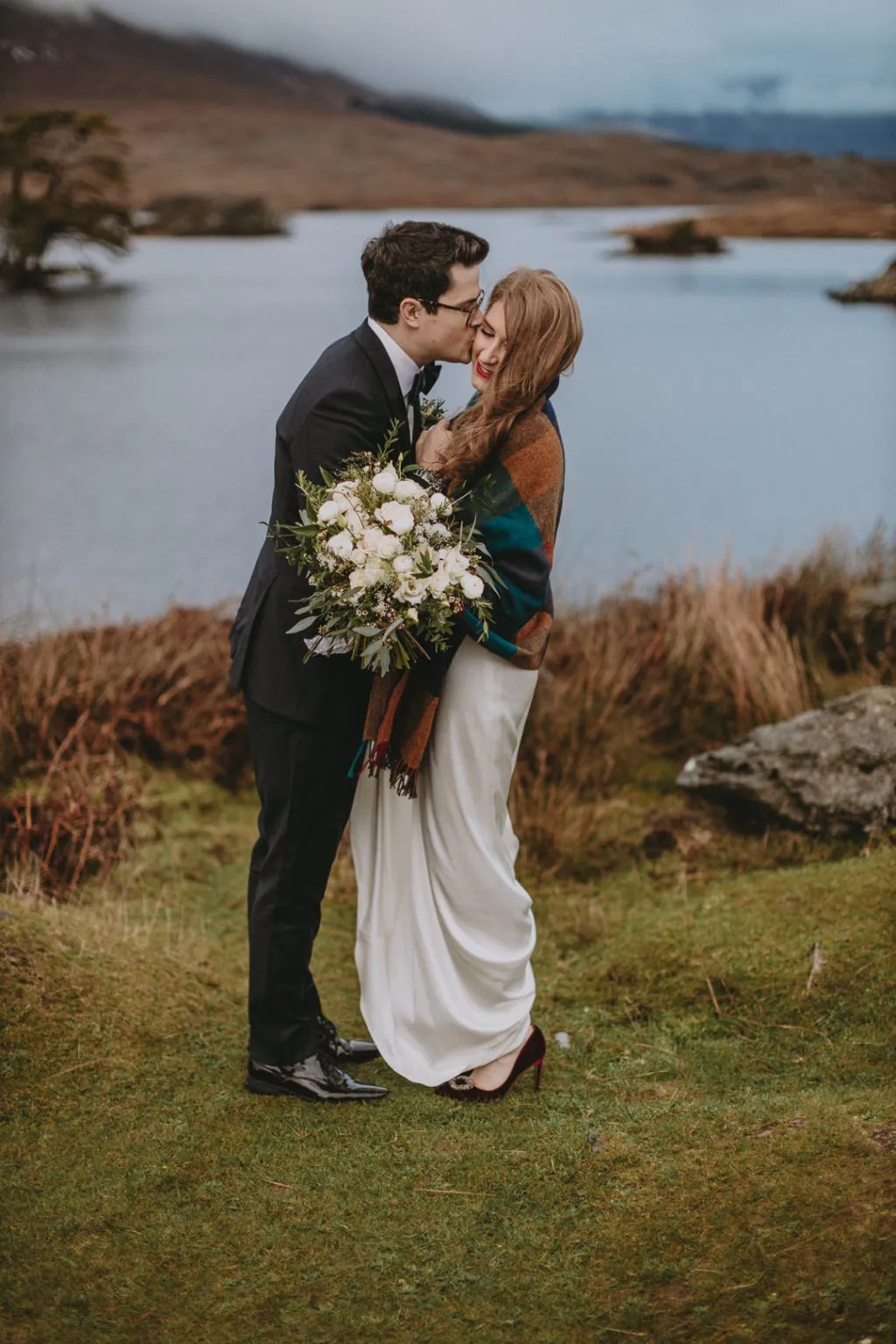 22 Ceremony Readings for Christmas, NYE & Winter Weddings