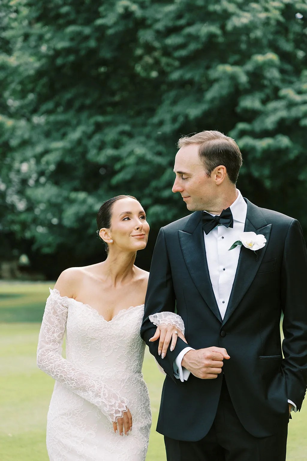 When Should the Groom Get a Wedding Day Haircut?