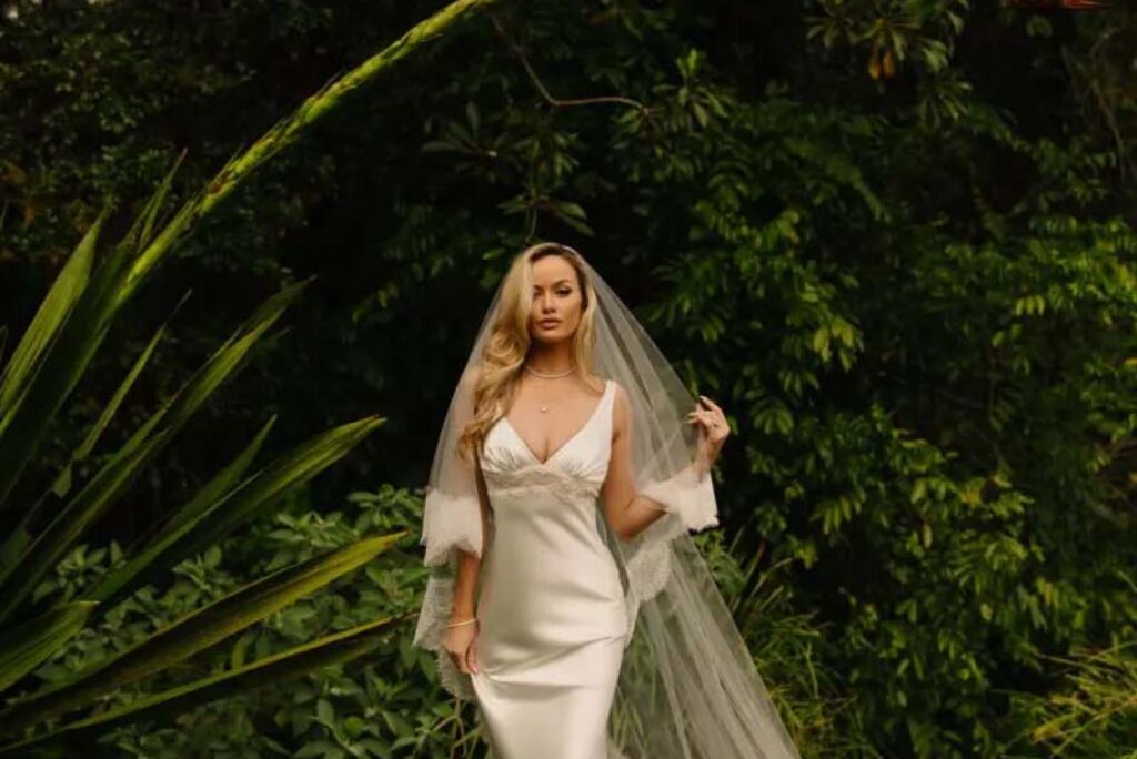 Karen Willis Holmes Wedding Dresses: Collections by Season