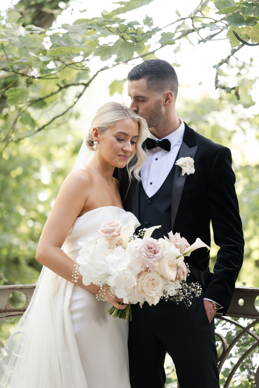 A Pretty Summer The Loft Templepatrick Wedding