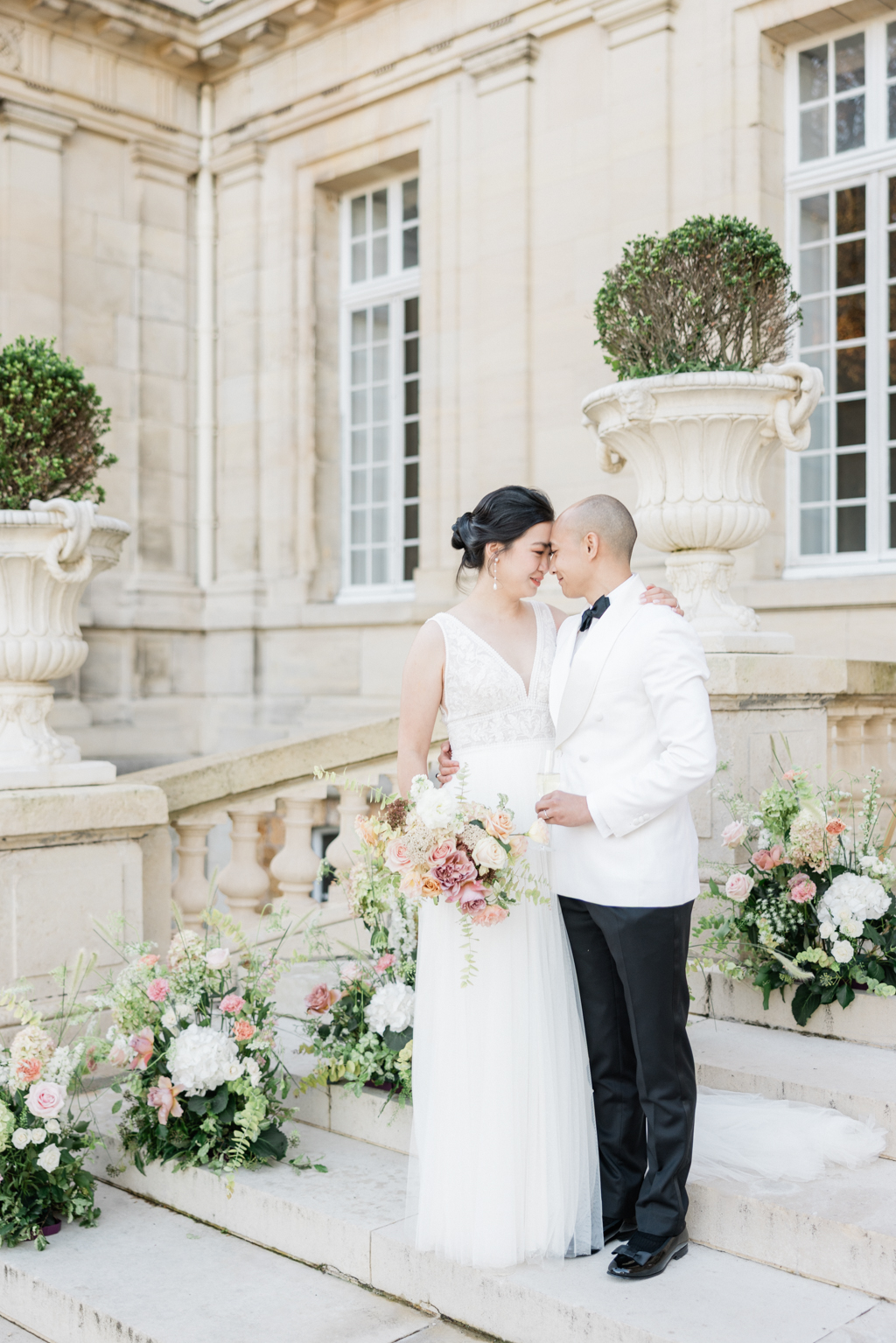 A Refined Château Wedding with the Dreamiest Pastel Blooms