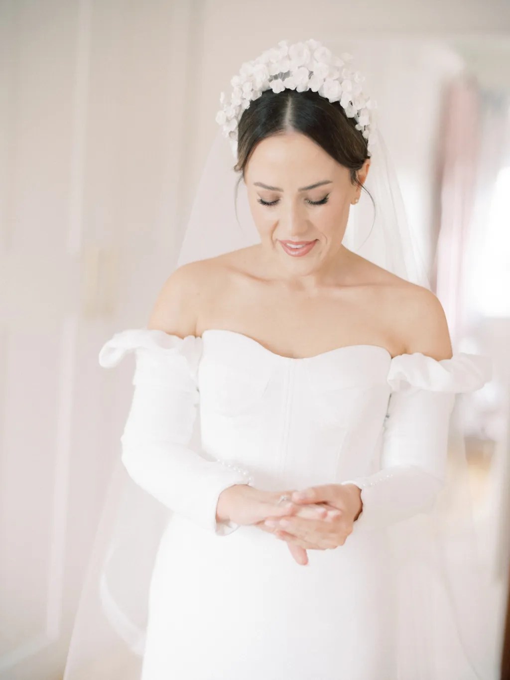 12 Tips to Shop a Wedding Dress Sample Sale or Trunk Show