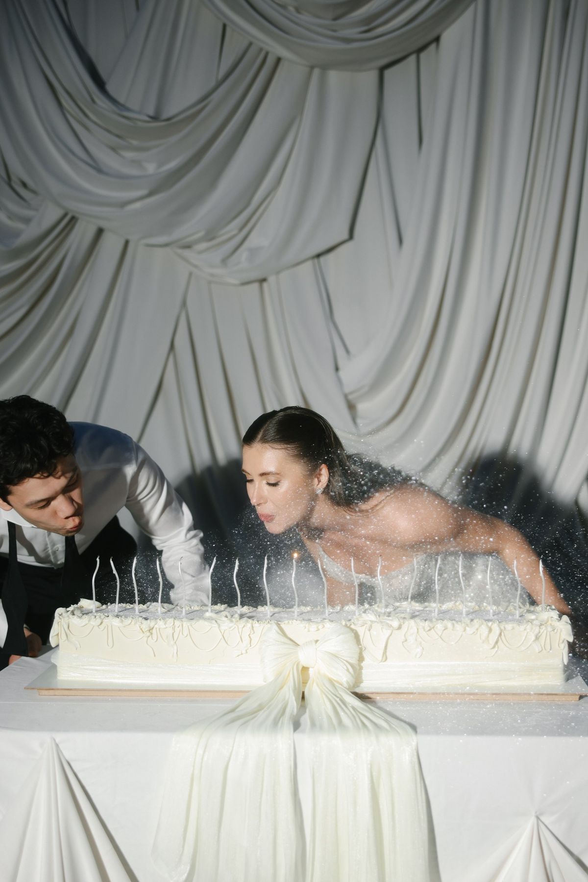 Trend Alert! Candles on Wedding Cakes