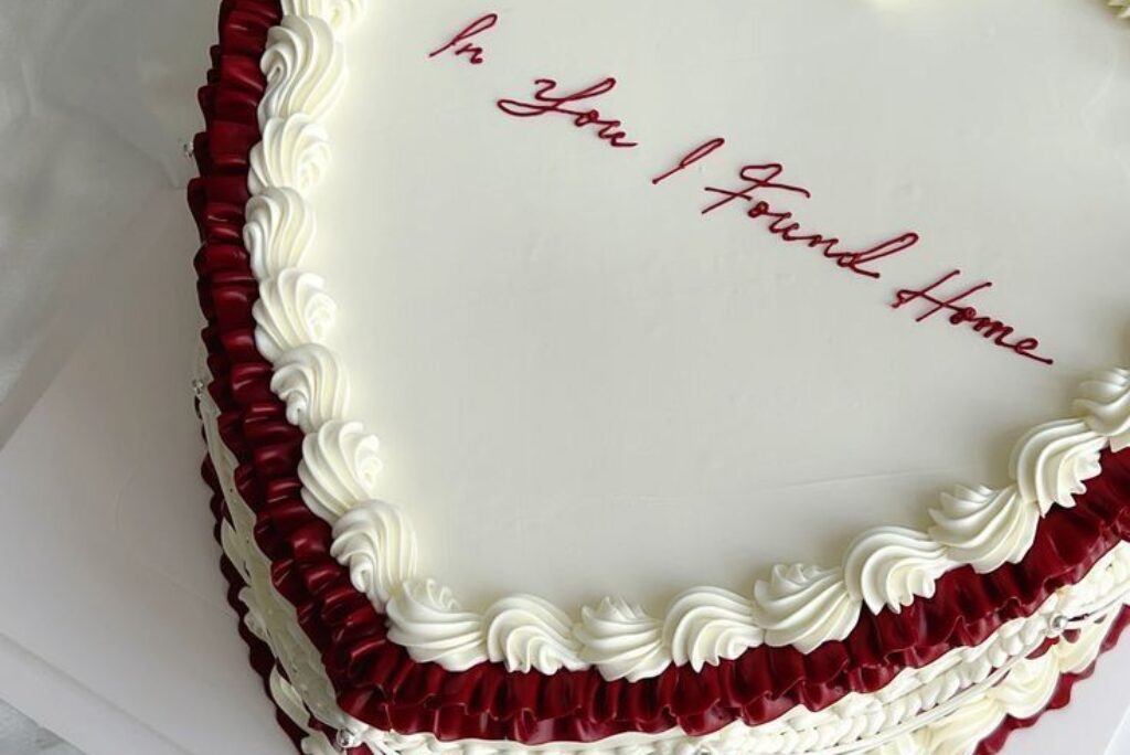 27 Heart-Shaped Wedding Cakes to Inspire