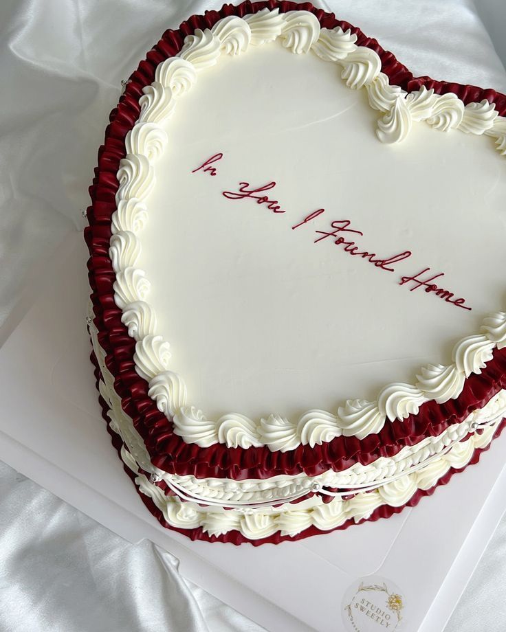 27 Heart-Shaped Wedding Cakes to Inspire