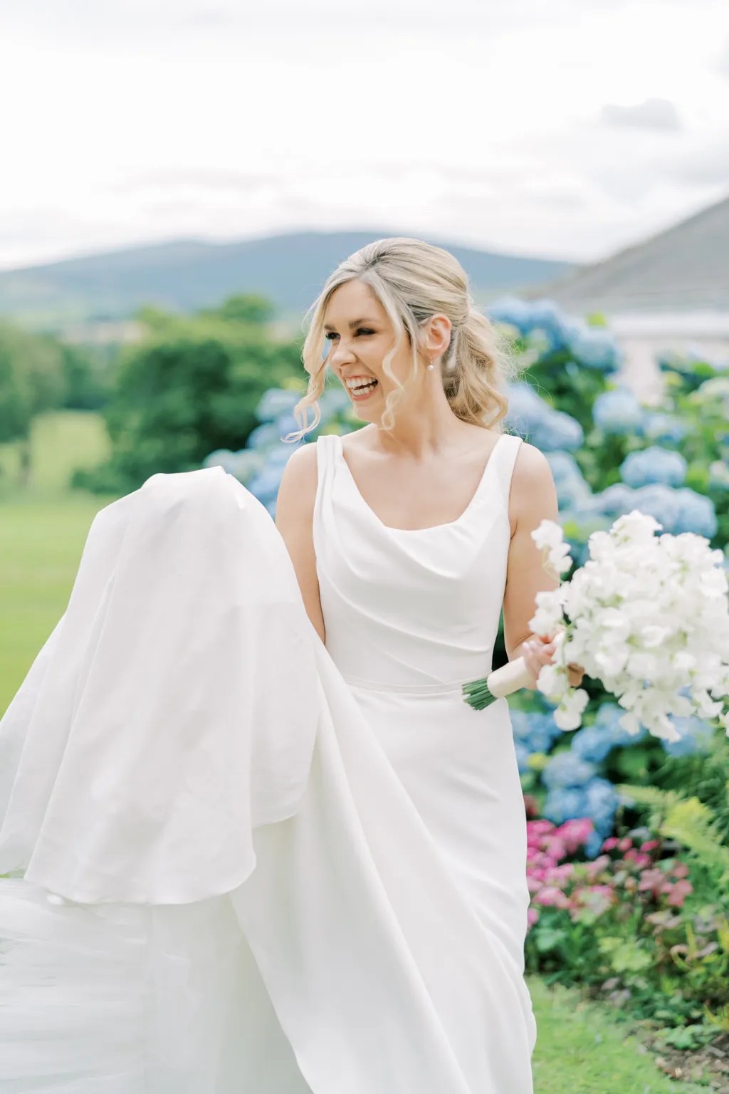 How to do Weather-Proof Makeup For Your Wedding Day