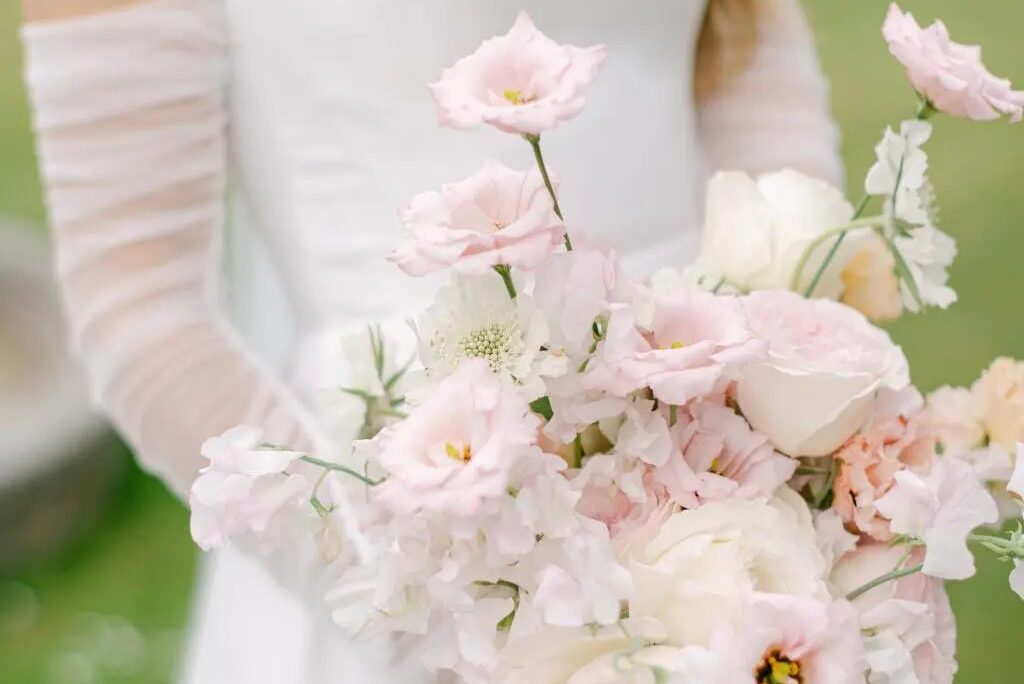 40 Beautiful Blush Wedding Bouquets for Brides & Bridesmaids