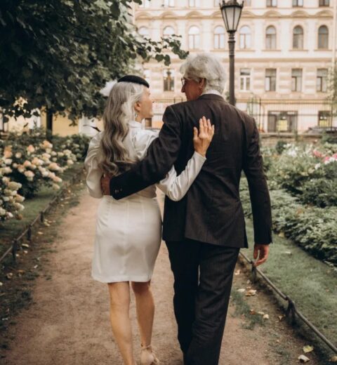 What is a Pocket Square Boutonniere & Should You Wear One?