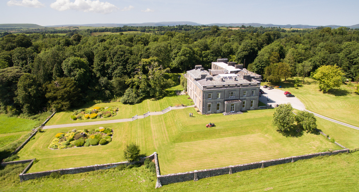 Lakeside Romance Meets Country-House Glamour