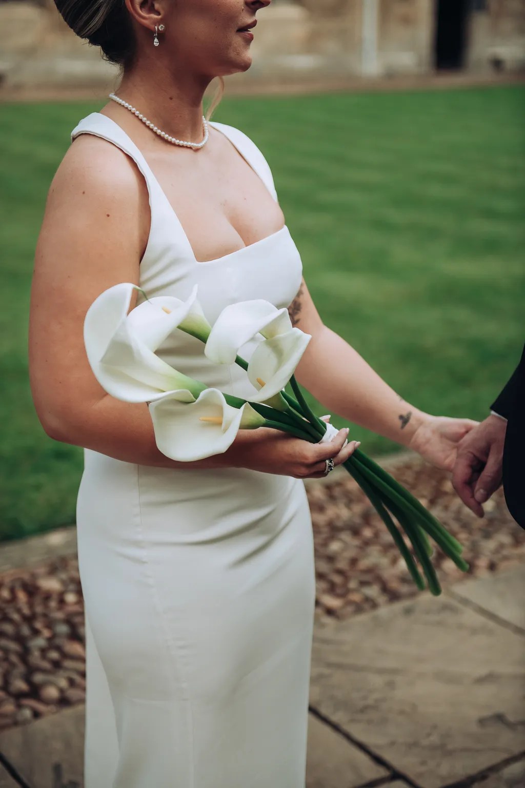 15 Wedding Bouquet Flowers and Their Meaning