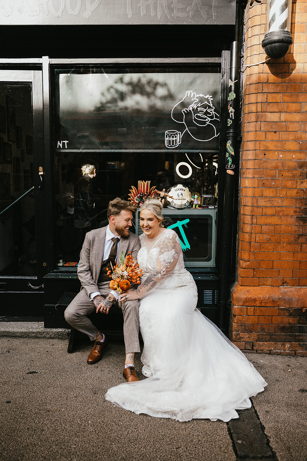 A City Wedding Oozing Laid-Back Autumnal Glamour