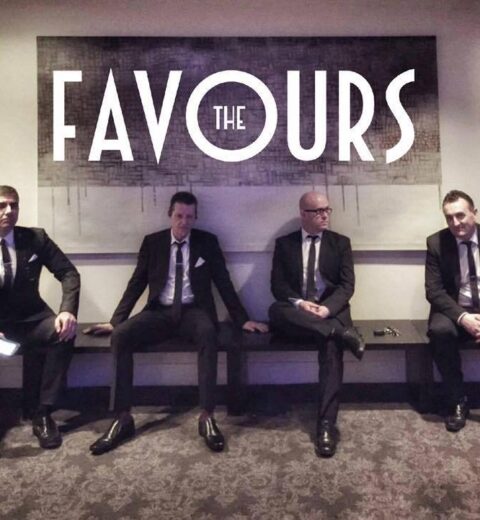 Trend Alert! Candles on Wedding Cakes