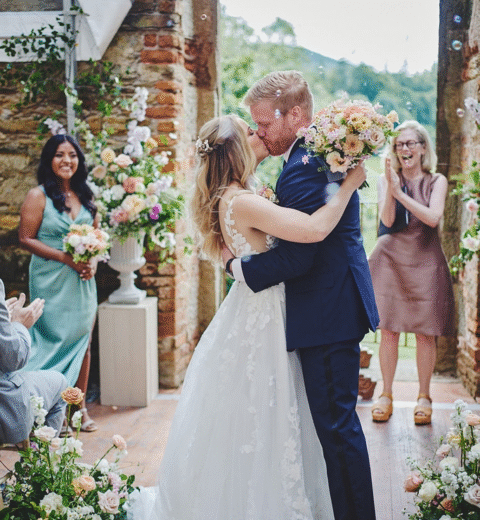 How to Stay on Budget for your Wedding: Don’t Get Caught Out